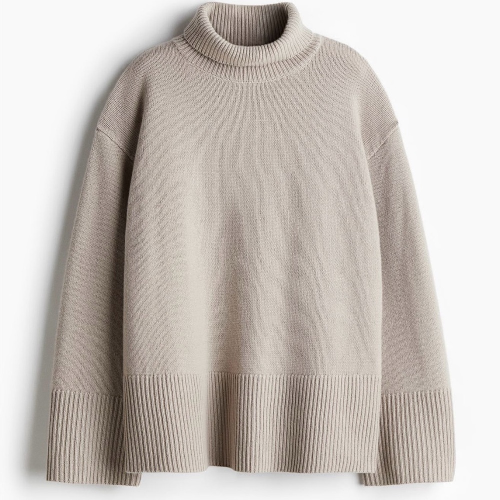 NWT. H&M Cashmere-blend Turtleneck Sweater. Light Taupe. XS. SOLD OUT